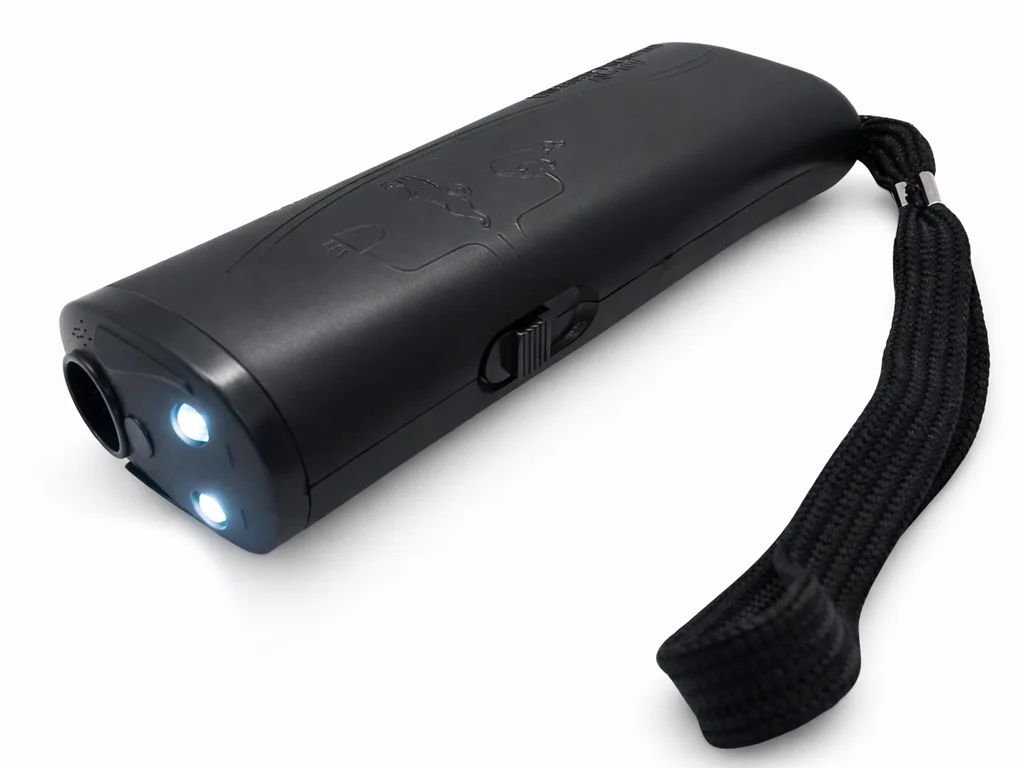 Ультразвуковой отпугиватель собак с фонариком DRIVE DOG