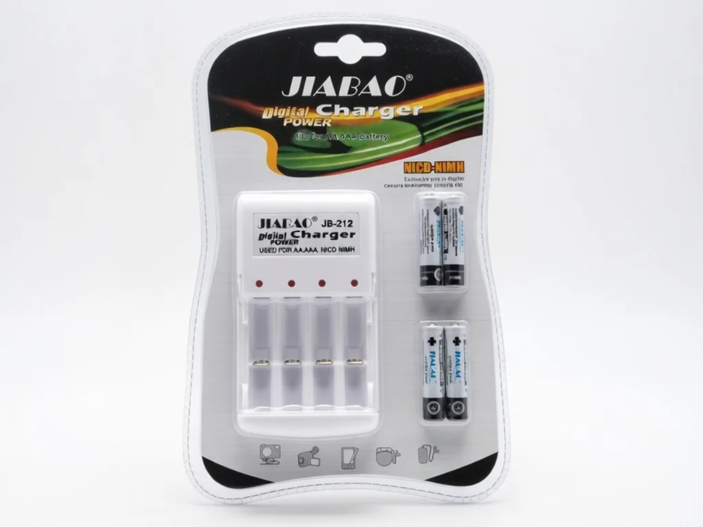 Зарядное устройство JB-212. Зарядка с комплектом аккумуляторов AAA (4 шт.)